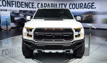 Ford F-150 SVT Raptor SuperCrew