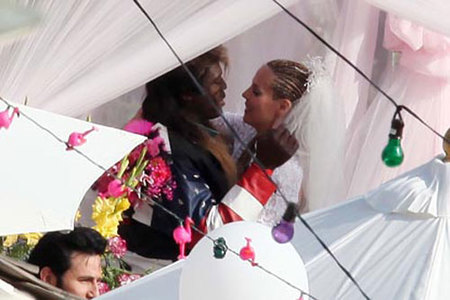 Heidi Klum y Seal renuevan sus votos de forma muy peculiar