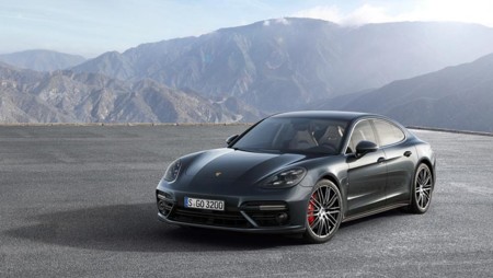 El Porsche Panamera 2017 hace 7 minutos y 38 segundos en Nürburgring Nordschleife
