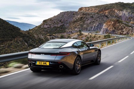 Aston Martin Db11 4