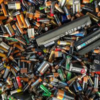 Que las baterías de ion litio se degraden con el uso es inevitable. Este "simple" ajuste químico puede cambiarlo