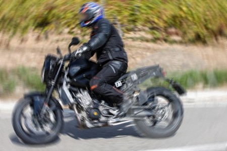 Cazada la futura KTM 890 Duke y la actualización de la 1190 Adventure