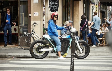 Gloria Electric Motorcycle 2