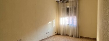 Si tuviera que reformar mi piso de los 80, me inspiraría en la impactante reforma de esta casa con humedades y suelos de terrazo vintage 