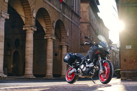 Ducati Multistrada V2: la misma trail italiana de 113 CV ahora es más ligera, más cómoda y es apta para el carnet A2