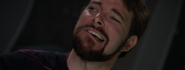 Su peculiar forma de sentarse en cada capítulo de Star Trek: TNG acabó por dar nombre a una "maniobra". En verdad fue algo provocado por una lesión del actor 