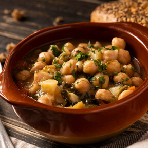Alcampo lanza un set de ollas a presión que cuesta menos de 90 euros y es perfecto para potajes o guisos de carne 