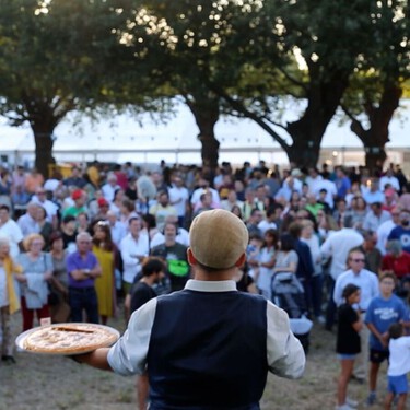 En este pequeño y encantador pueblo de Pontevedra hacen empanadas gallegas tan buenas que tienen su propia fiesta desde hace 50 años 