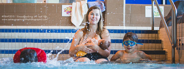 Normalizando la lactancia materna: 12 fotos de madres amamantando en sitios públicos