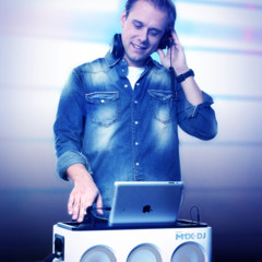 Foto 7 de 13 de la galería philips-m1x-dj-por-armin-van-buuren en Xataka