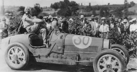 Cuando el volante era un arma contra la invisibilidad: el papel de las mujeres en el mundo del motor