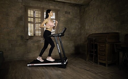 Practica cardio en casa con la cinta de correr Moma bikes ahora con un 25% de descuento en Amazon