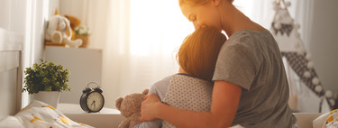 Todo lo que tu hijo no te dice cuando solamente te abraza o te pide que le abraces