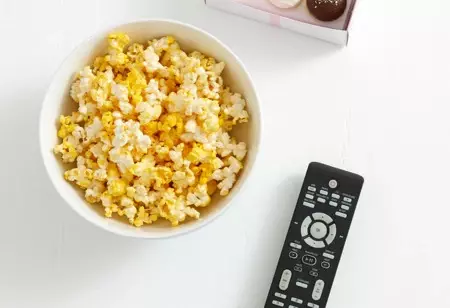 El 'binge-watching' está de moda y te puede arruinar la dieta