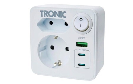 Adaptador de enchufe y USB