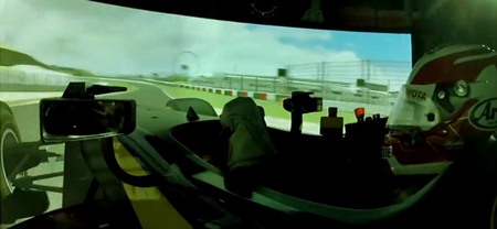 Misión: Imposible Dallara, Kazuki Nakajima prueba el SF14 en el simulador