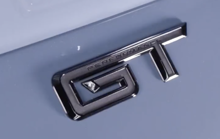 El Ford Mustang 2024 empieza a quitarse el camuflaje a pocos días de su lanzamiento mundial