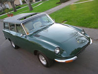 Más atrocidades de ingeniería genética con clásicos: Jerrari Wagoneer