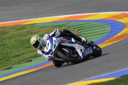 Kenny Noyes arrasa en la inaugural de la Copa Suzuki GSX-R