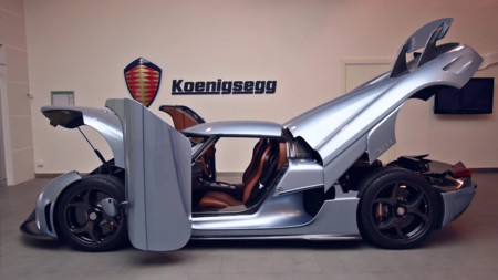 Vídeo: El Koenigsegg Regera viene con modo 'presumir', y no precisamente por sus 1.500 CV