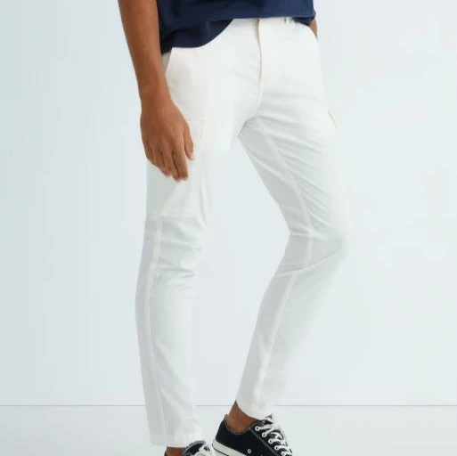 Pantalón de hombre estilo cargo
