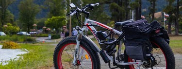 No es una bici ni tampoco una moto, es mejor: esta bicicleta eléctrica es la mejor opción para moverte sin gastar gasolina
