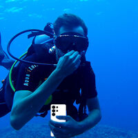 No, tu Galaxy no es acuático por tener modo Océano. Precauciones que debes tomar antes de sumergirte con él 