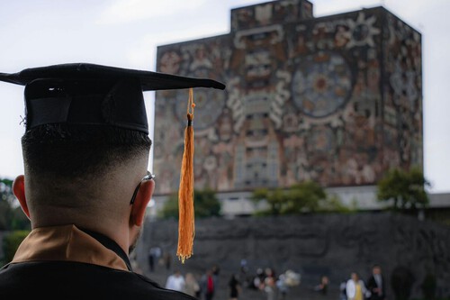 México propone eliminar las tesis y el examen para titularse: la iniciativa busca quitar filtros que generan ansiedad