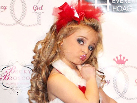 "Little Miss América 2012": multimillonaria con 6 años por su belleza