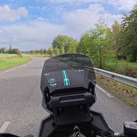 De los cazas a las motos: una trail china estrena el primer HUD del mundo sobre dos ruedas