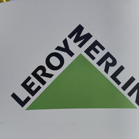 Leroy Merlin tiene la lámpara perfecta (incluso para salones pequeños) y cuesta menos de 13 euros