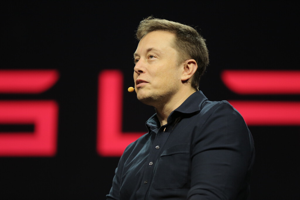 En Tesla no ganan para disgustos: ahora Musk dice que necesita recortar el 10% de su plantilla