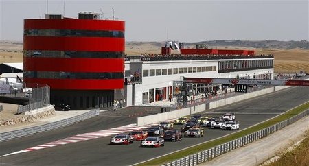 All-Inkl roza la perfección en el circuito de Navarra