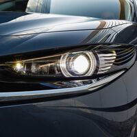 Mazda CX-50 se deja ver tímidamente en un nuevo teaser a días de su lanzamiento oficial