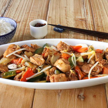 Receta de chop suey de pollo, el guiso de pollo y verduras que lleva cien años triunfando en los restaurantes chinos