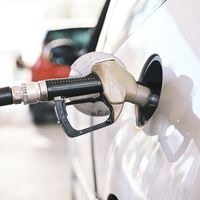 Arabia Saudí recortará aún más la producción de petróleo y lo vamos a notar en el precio de la gasolina