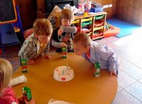 Chucherías y cumpleaños en el colegio