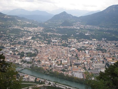Un teleférico como transporte urbano en Trento