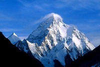 De Pekin al K2 en moto, nuevo reto para "Al filo de lo imposible"