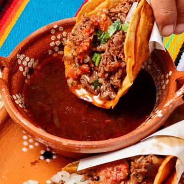 Cómo hacer birria de res jugosa y suave en casa: la receta perfecta para tacos y quesabirrias 