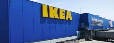 Ikea tiene rebajado en su outlet este expositor de libros o revistero, fácil de montar y que es perfecto para la habitación 