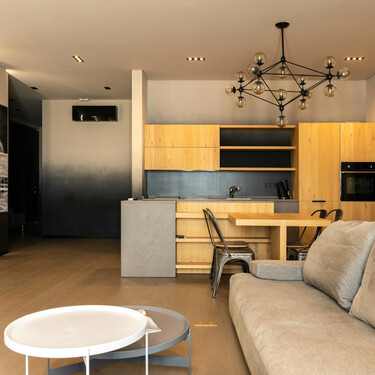 No están abiertas, ni tampoco cerradas: las cocinas invisibles son la tendencia definitiva de 2026 y te mostramos cómo se diseña una 