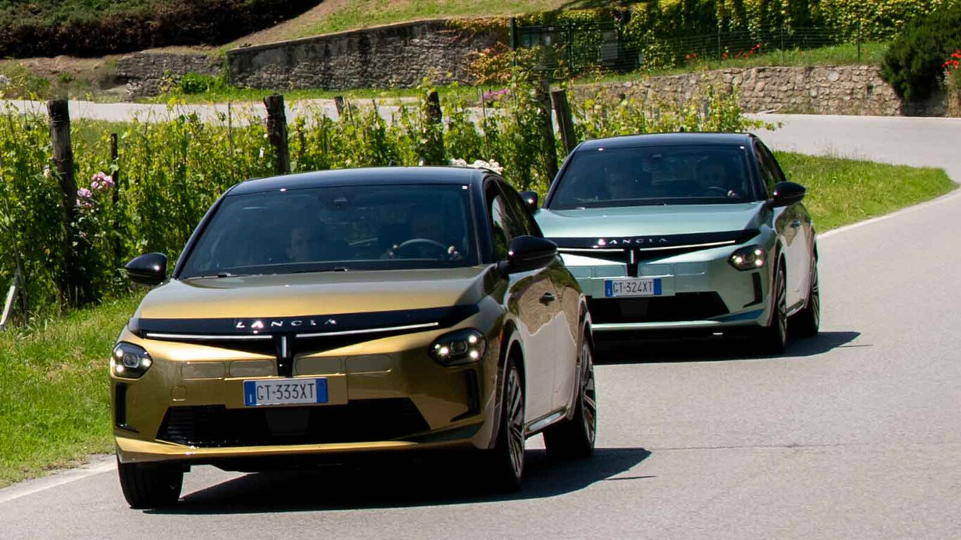 Qué nuevo Lancia Ypsilon elegir, ¿eléctrico o híbrido? Entre los dos hay más de 10.000 euros de diferencia, pero no es sólo cuestión de precio