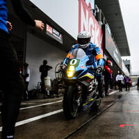 Creíamos que una moto ecológica nunca sería tan rápida como una Honda CBR1000RR. Suzuki acaba de demostrar que nos equivocábamos