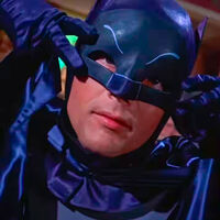 Si tienes un millón de dólares te puedes llevar a casa un pedazo de la historia de la televisión, y de paso, vestir como la versión más hortera de Batman