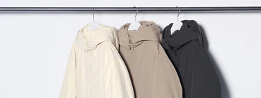 Las rebajas de Uniqlo nos traen las parkas y abrigos más buscados contra el frío, por ligeros y calentitos 
