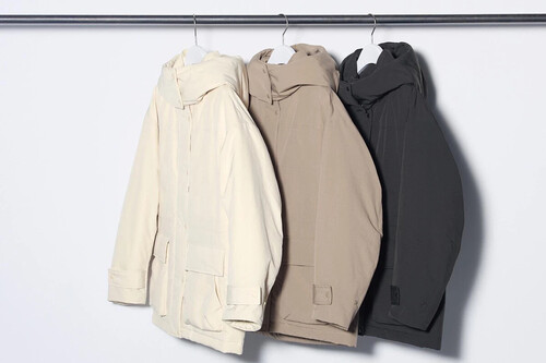 Las rebajas de Uniqlo nos traen las parkas y abrigos más buscados contra el frío, por ligeros y calentitos