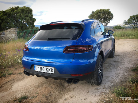 Porsche Macan trasera