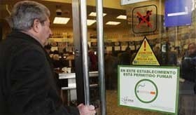 La ley antitabaco ayuda a los bares