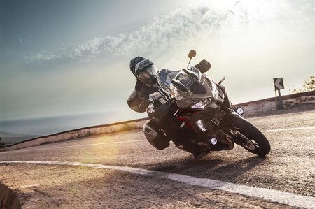 Versys Hibrida 4 2023